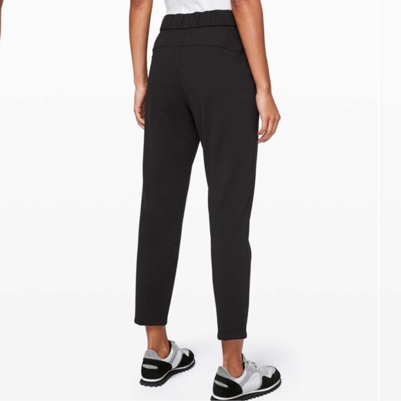 Lululemon On The Fly Pant - Picture 2 of 8